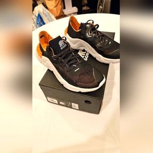 New  Kinetic Sorel women's size 9  black